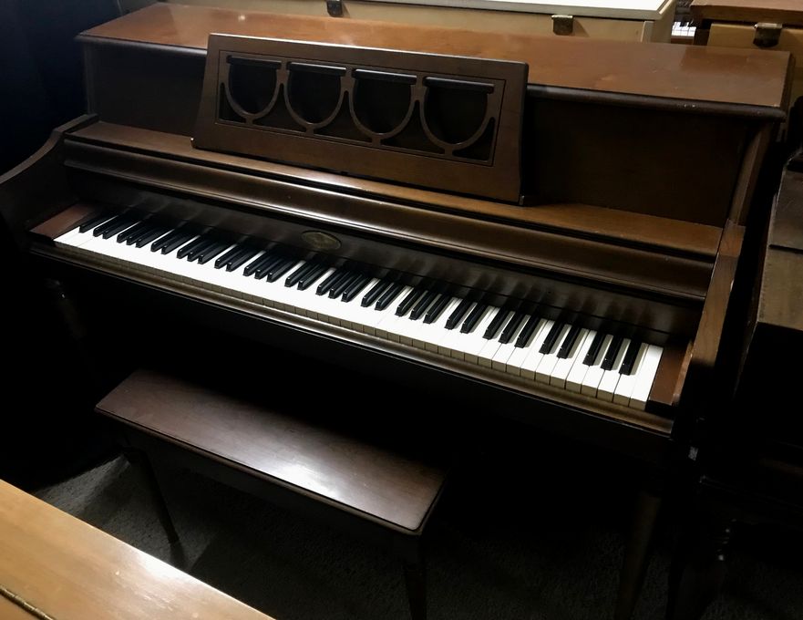 1964 wurlitzer spinet piano
